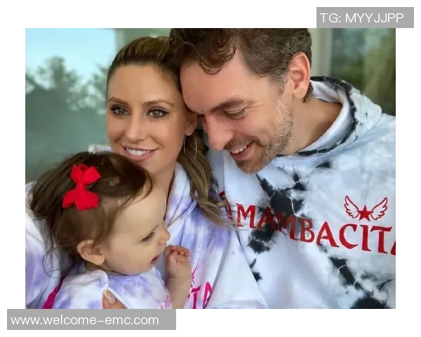 大加索尔迎来女儿诞生感恩生活赐予我们新的幸福小天使