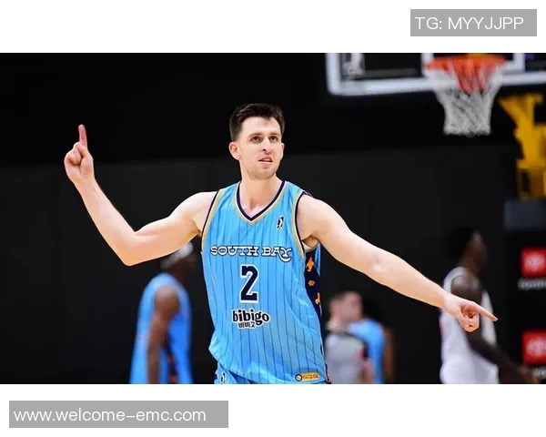 墨菲表现起伏14投仅中6罚球命中率不佳却仍砍下21分10板4助2断